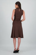 Vestido midi cuello alto con boton en espalda